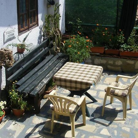 Authentic Guest Stay In The Heart Of Veliko Tarnovo Студио С Изглед Към Царевец Dış mekan fotoğraf