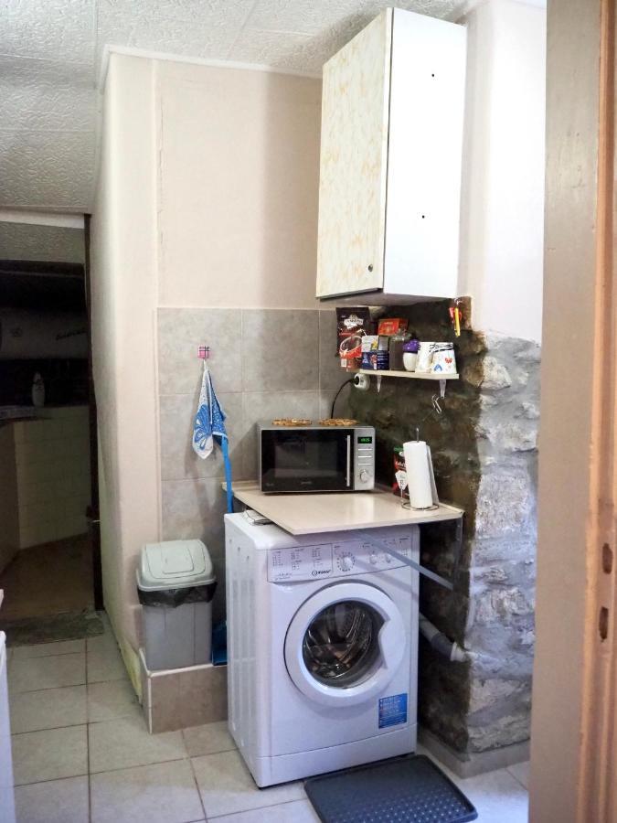Authentic Guest Stay In The Heart Of Veliko Tarnovo Студио С Изглед Към Царевец Dış mekan fotoğraf