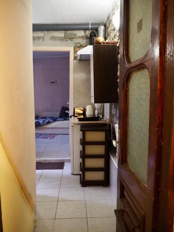 Authentic Guest Stay In The Heart Of Veliko Tarnovo Студио С Изглед Към Царевец Dış mekan fotoğraf