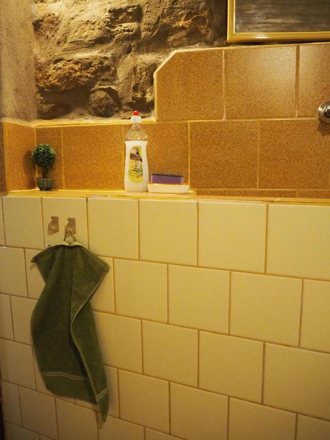 Authentic Guest Stay In The Heart Of Veliko Tarnovo Студио С Изглед Към Царевец Dış mekan fotoğraf