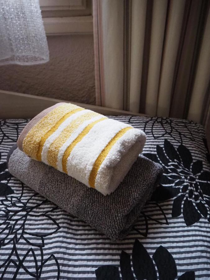 Authentic Guest Stay In The Heart Of Veliko Tarnovo Студио С Изглед Към Царевец Dış mekan fotoğraf